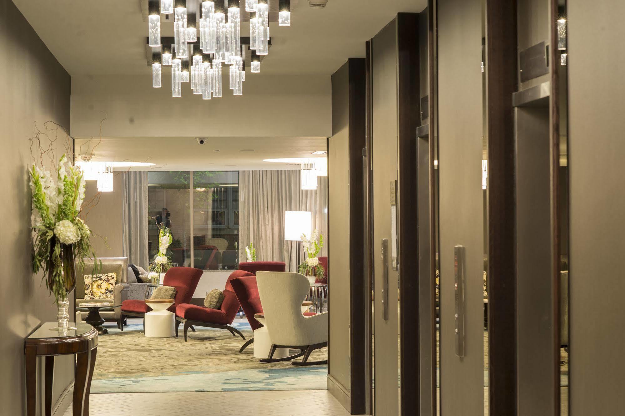 The Madison Concourse Hotel Exteriör bild